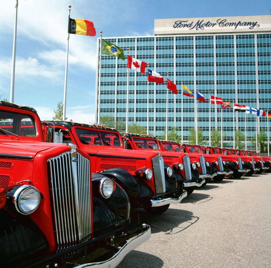 Ford Red Bus 1936 года  (фото 5 из 5)